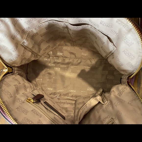 Plum Micheal Kors Crossbody Purse - Picture 5 of 10